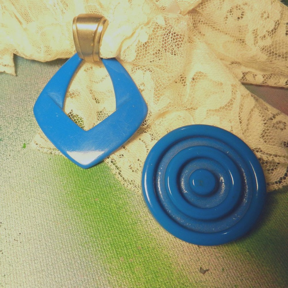 VTG Contempo blue clip earrings eclectic artsy asymmetrical avant-garde bold duo